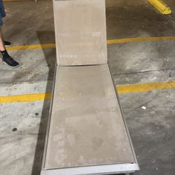 Aluminum lounge chair 