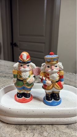 New nutcracker salt & peppers fitz & Floyd