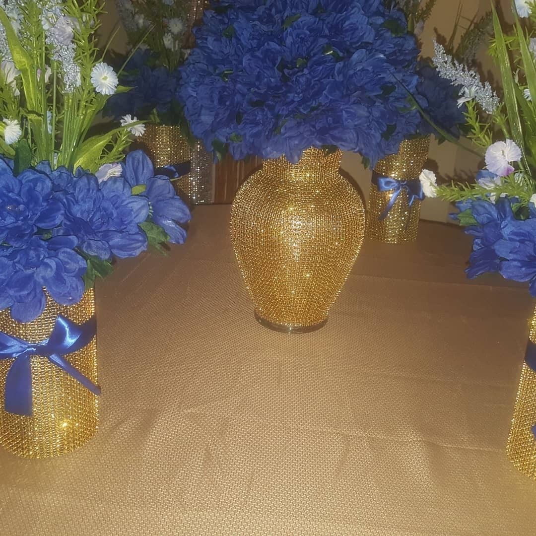 Urn and cylinder vase set