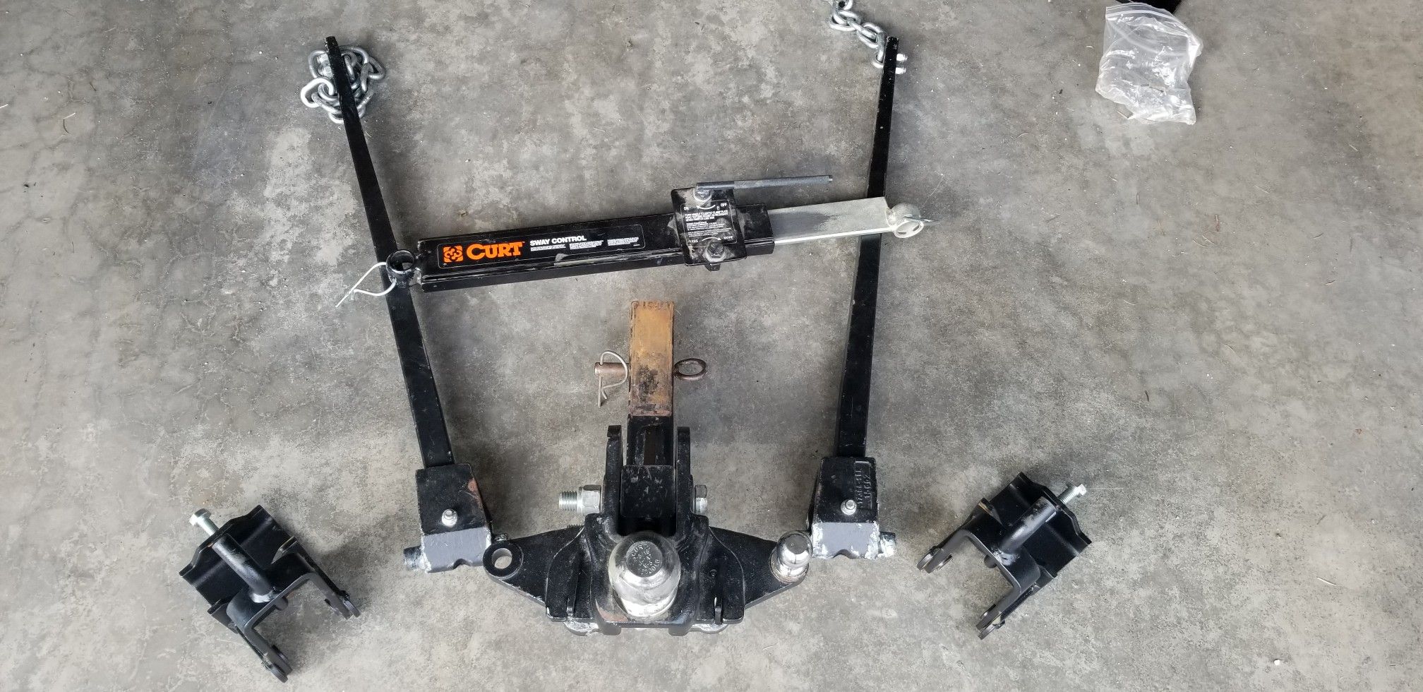 Curt 15k Weight Distribution Hitch