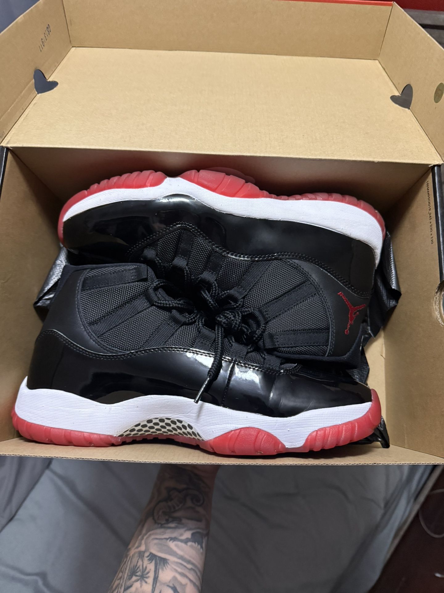 Jordan 11 retro breds Size 10