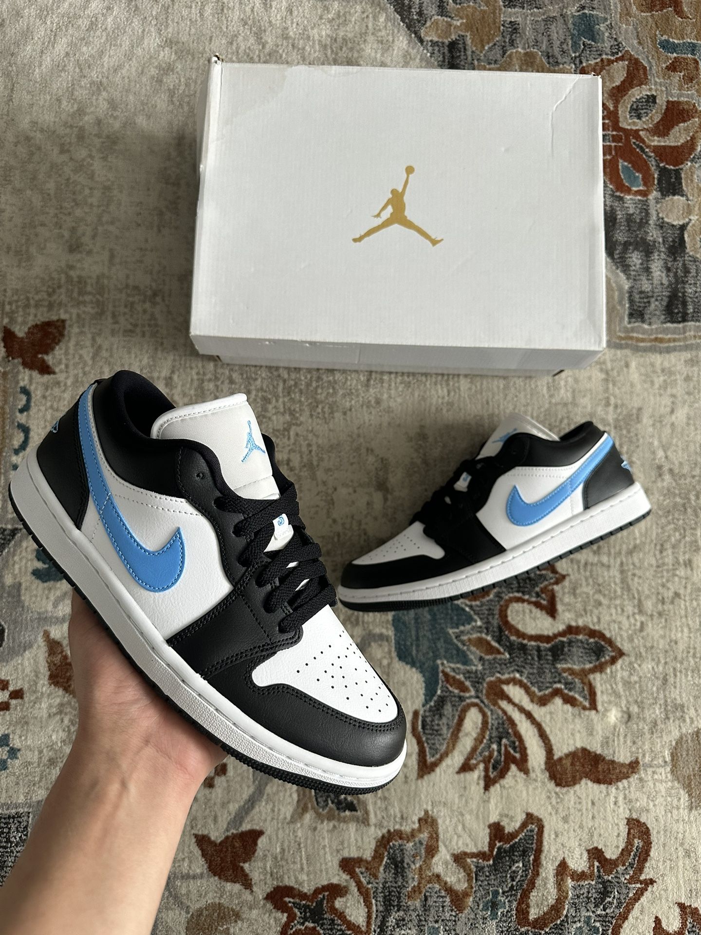 Jordan 1 Low “University Blue” Sizes 9 WOMEN