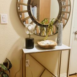 Entry Table And Mirror 