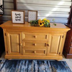 SOLID PINE WOOD DRESSER 