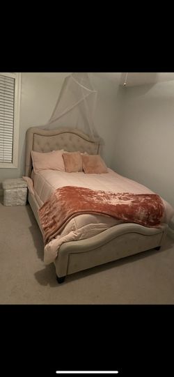 Queen Mattress Only-Smoke Free Home
