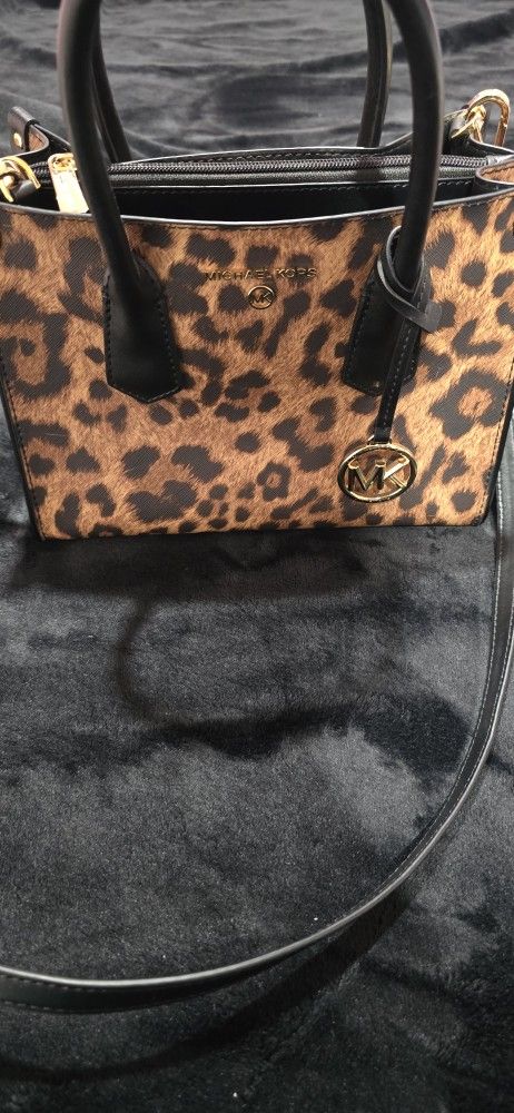 New Michael Kors Purse 