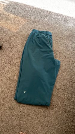 Lululemon yoga’s pants large.