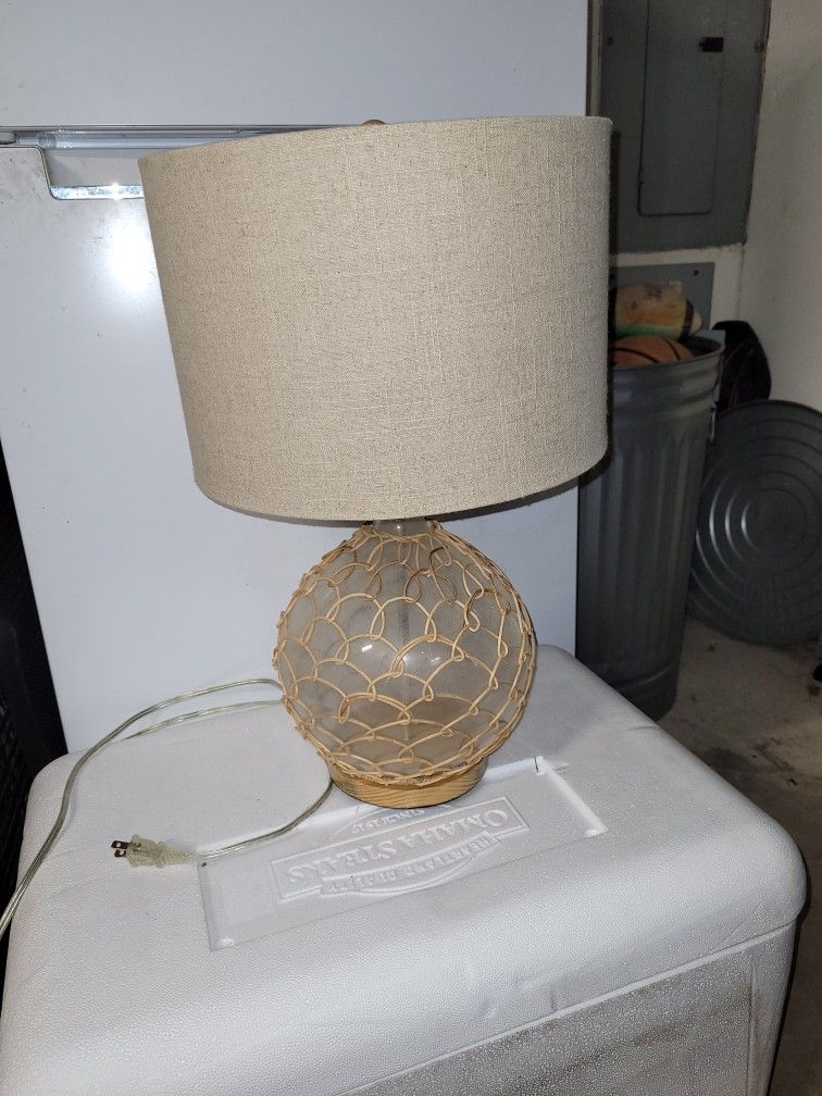 TABLE LAMP 