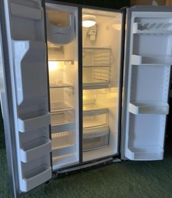 GE profile Refrigerator