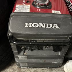 Quiet Honda Gas Generator With Only 20 Hours Of Use 