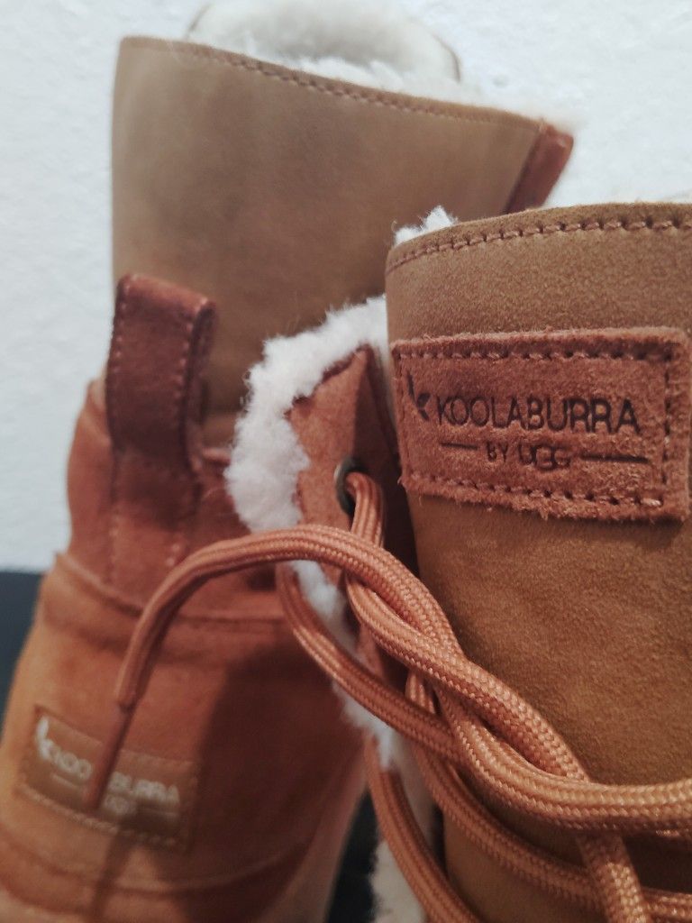 UGGs SIZE 9 BRAND NEW