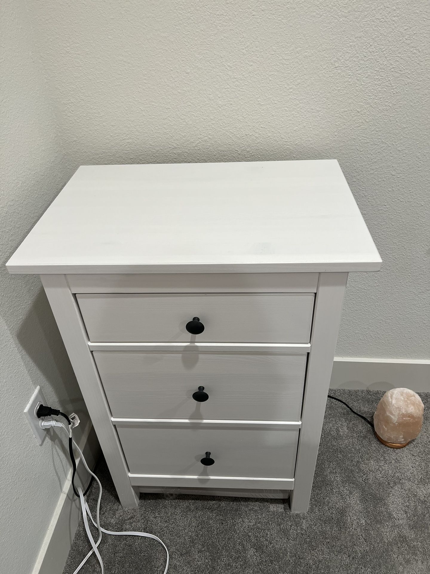 Ikea hemnes 2024 3 drawer nightstand