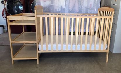 👶 Baby Crib with Attached Changing Table — $120 OBO