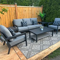 Brand New Outdoor Furniture All Cushions Are Made By Sunbrella 