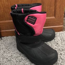 Snow Boots! Girl Size 4 READ 👇
