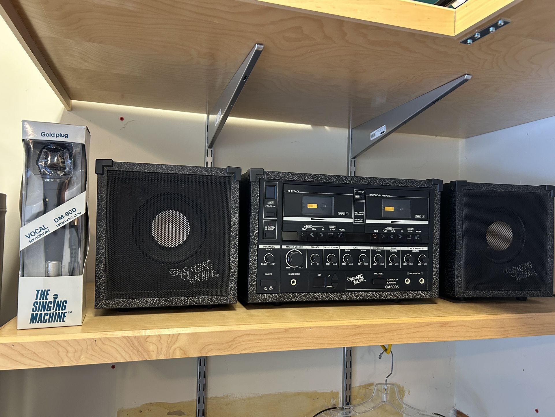 The Singing Machine 2 Bay Cassette Player, Speakers