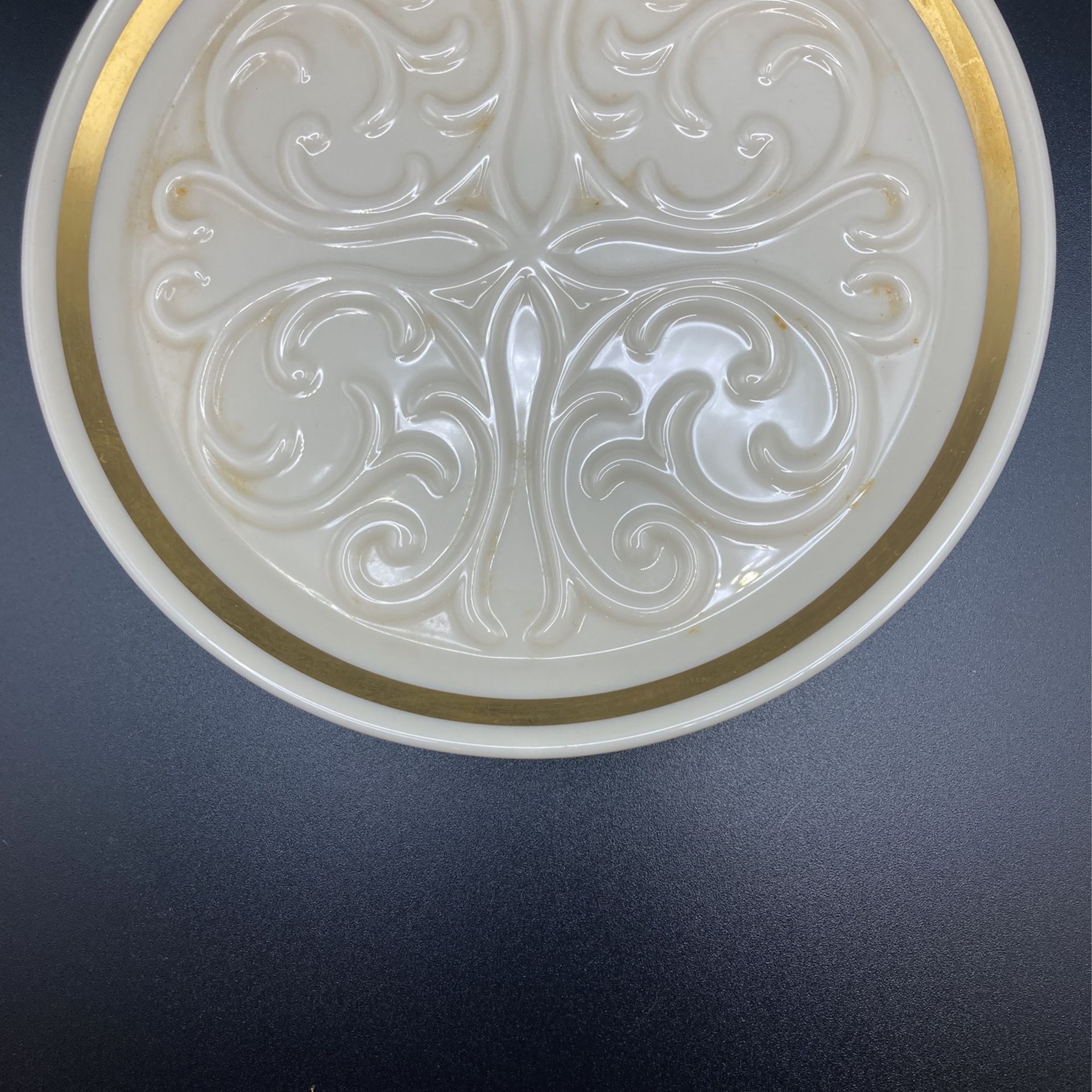 Lenox Wine Bottle Coaster With Gold Trim 6 1/4 (EF)