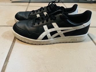 asics black/white men 13 US