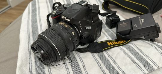 Nikon D5100 DSLR Camera with Lens