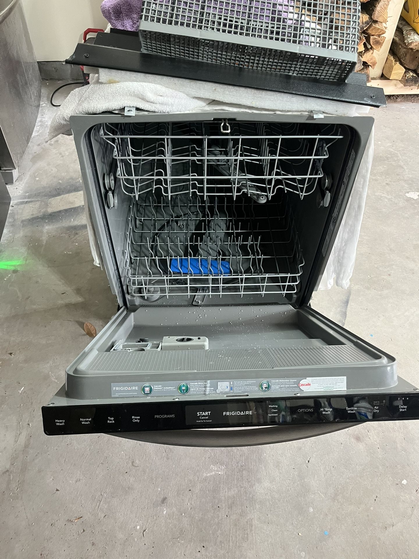 Frigidaire Dishwasher 