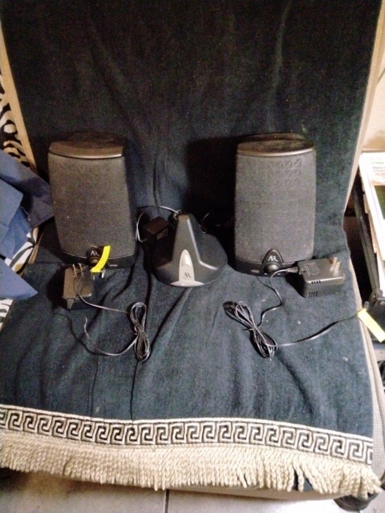 ACOUSTIC REASEARCH WIRE-LESS STEREO SOUND SYSTEM