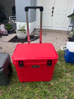 YETI Roadie 60 Cooler Red