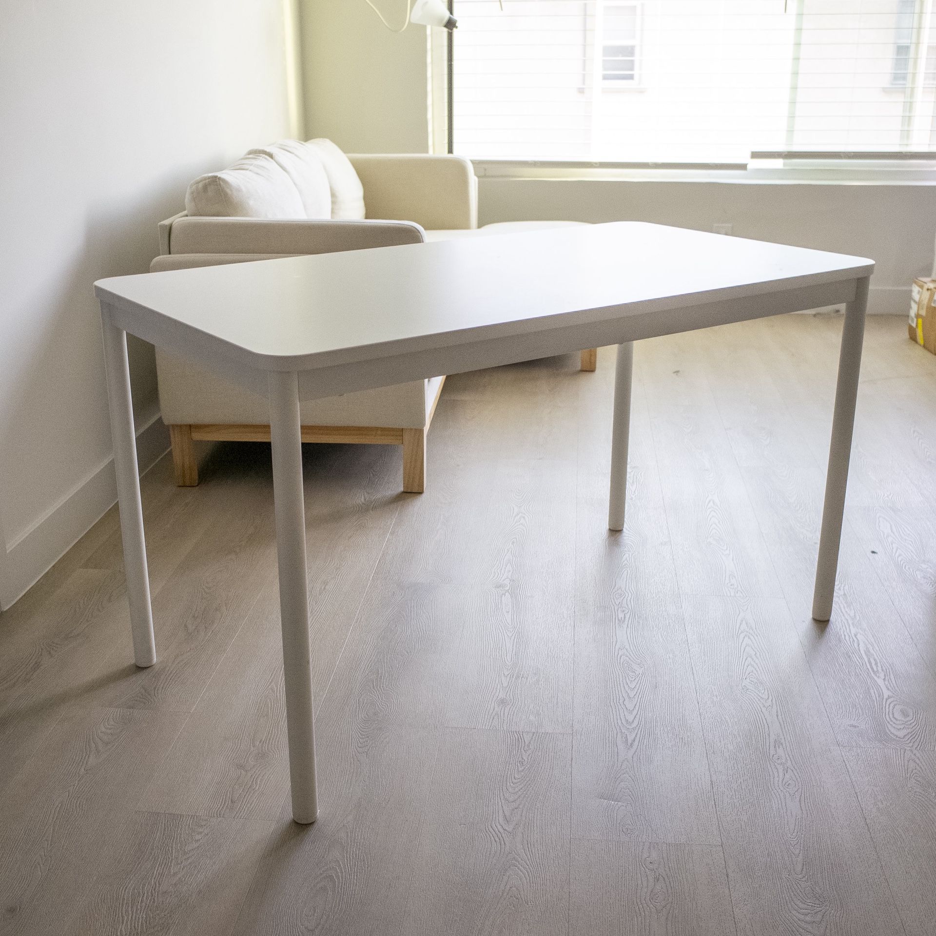 White Tommaryd Ikea Table