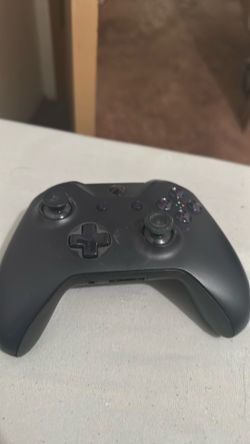Fortnite special edition Xbox controller no back