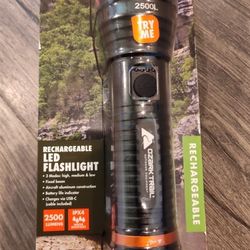 Ozark Trail Rechargeable LED Flashlight 2500 Lumens Aluminum IPX4 Black Orange
