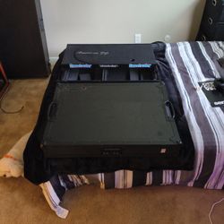Odyssey Dj case Holds 1 Turntable And mixer 
