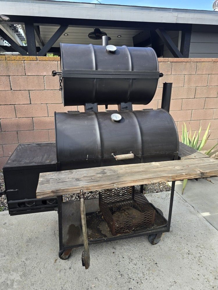 BBQ Grill Smoker