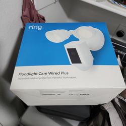 Floodlight Cam Wirec Plus