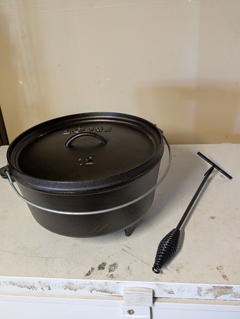 Lodge Dutch Oven