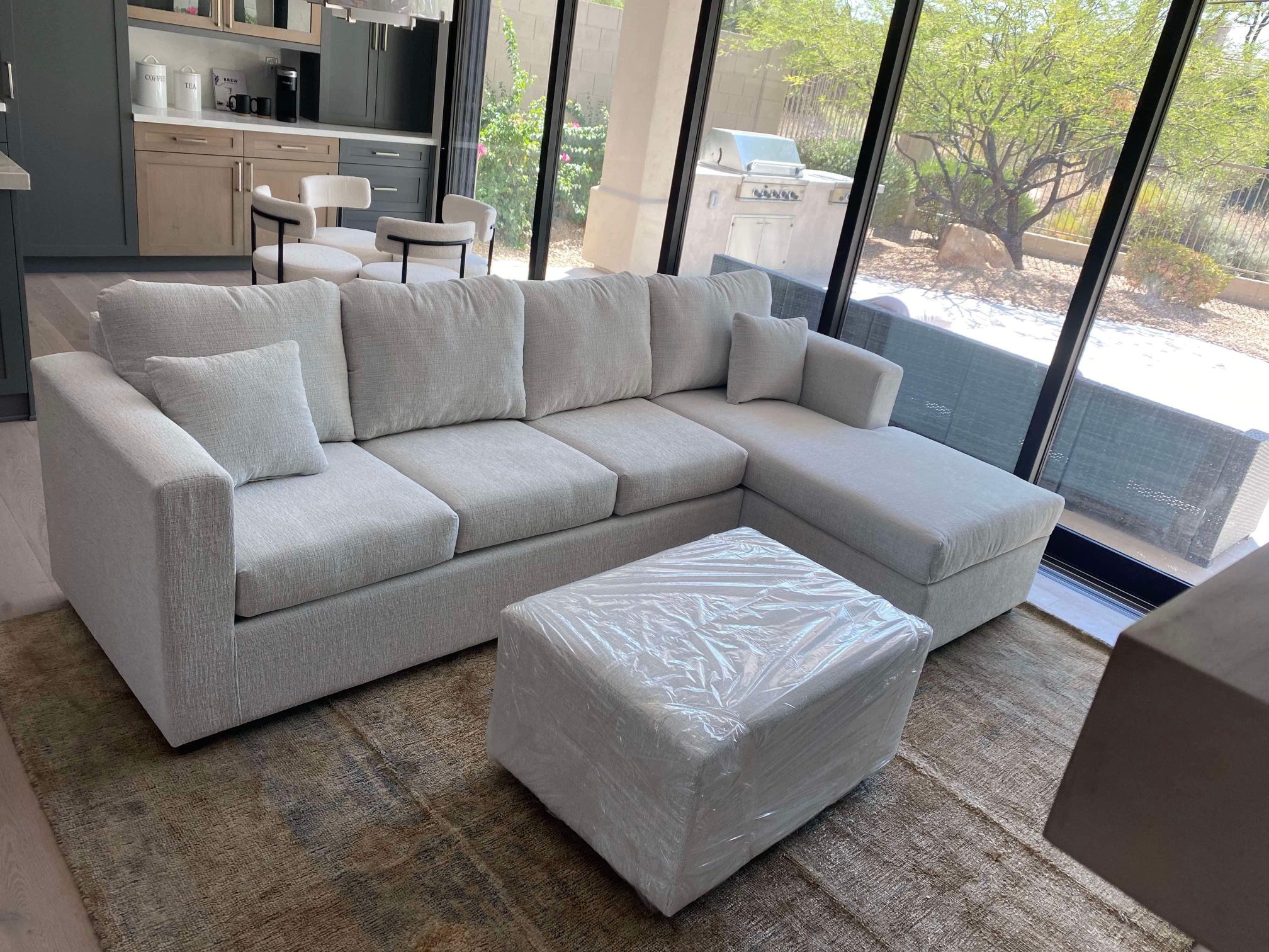 New Sectionals With Free Ottoman ‼️different Colors Available ‼️