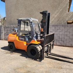 2012 Toyota 10,000 lb Forklift