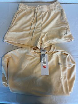New Alo Crewneck & Shorts Set - Size Medium