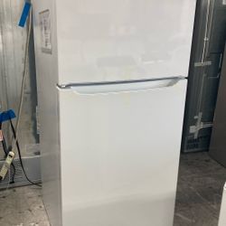 Frigidaire Top Freezer Bottom Refrigerator 