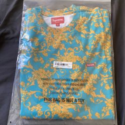 Supreme Small Box Tee
