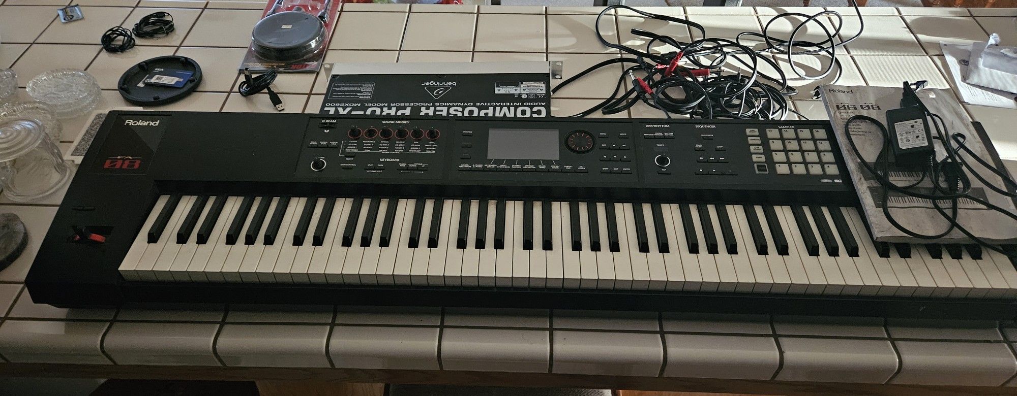 ROLAND 08 - Electric Piano/Price Negotiable
