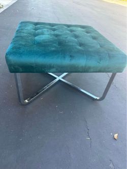 Tufted green ottoman square