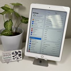 iPad 5th Gen 32gb Unlocked In Good Condition. Has a bad battery, Doesnt hold charge for too long