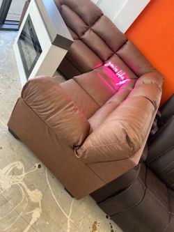 Cozy nice leather sectional!