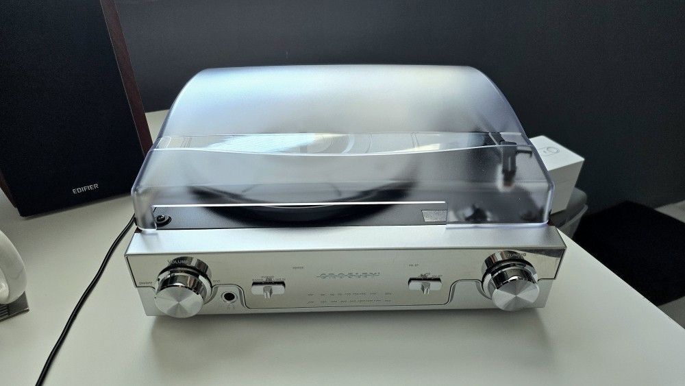 Crosley Tech Turntable Hi-Fi Stereo System – Open Box /  New – $50
