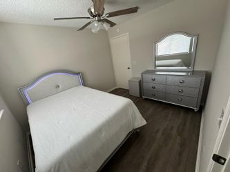 Bedroom set