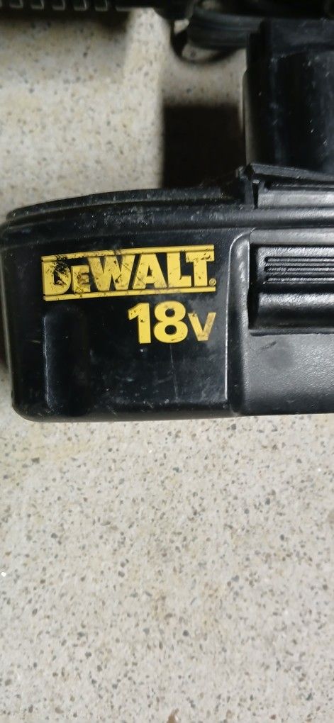 Dewalt Battery/charger S
