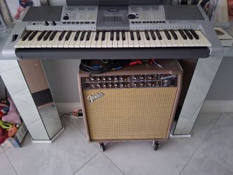 Yamaha Keyboard. E403 pro