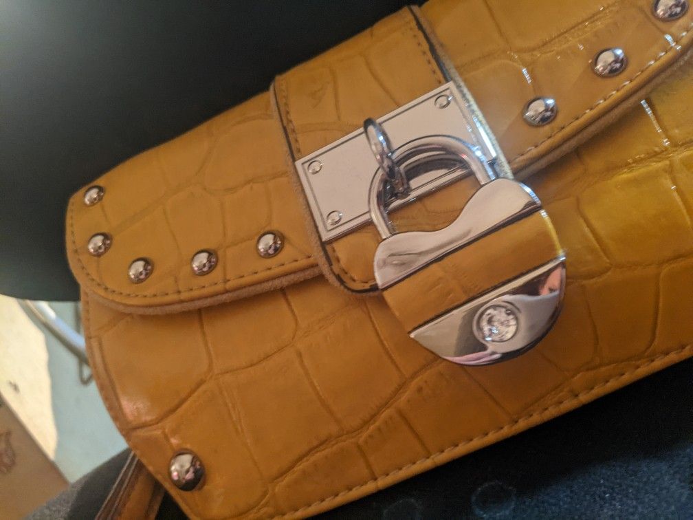 Kathy Van Zeeland Wristlet/Wallet In Perfect Condition