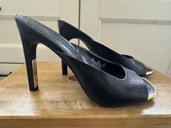 Size 7 1/2 DKNY mule sandals