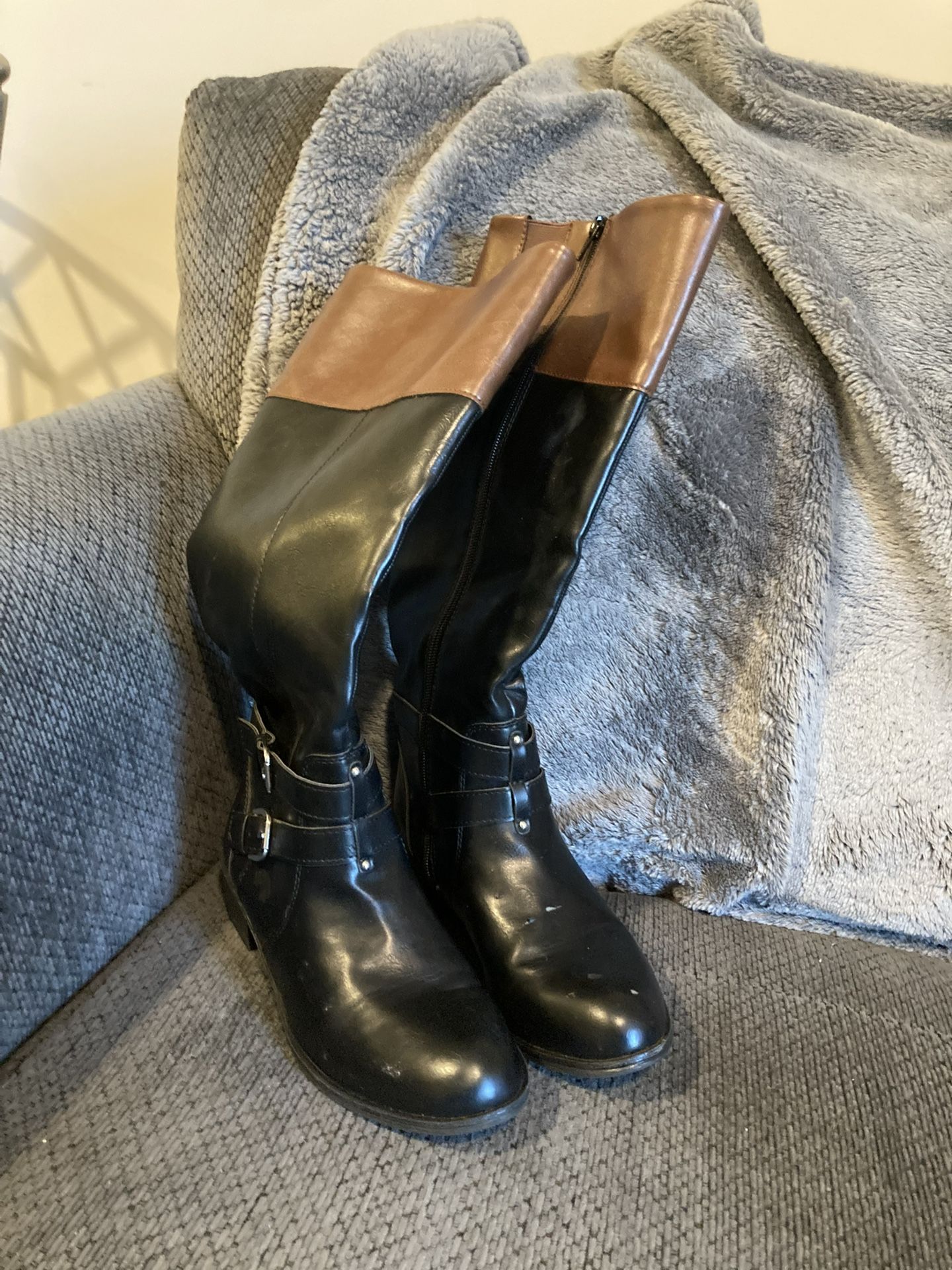 Arizona Black/brown delling knee high riding women boot size 7.5
