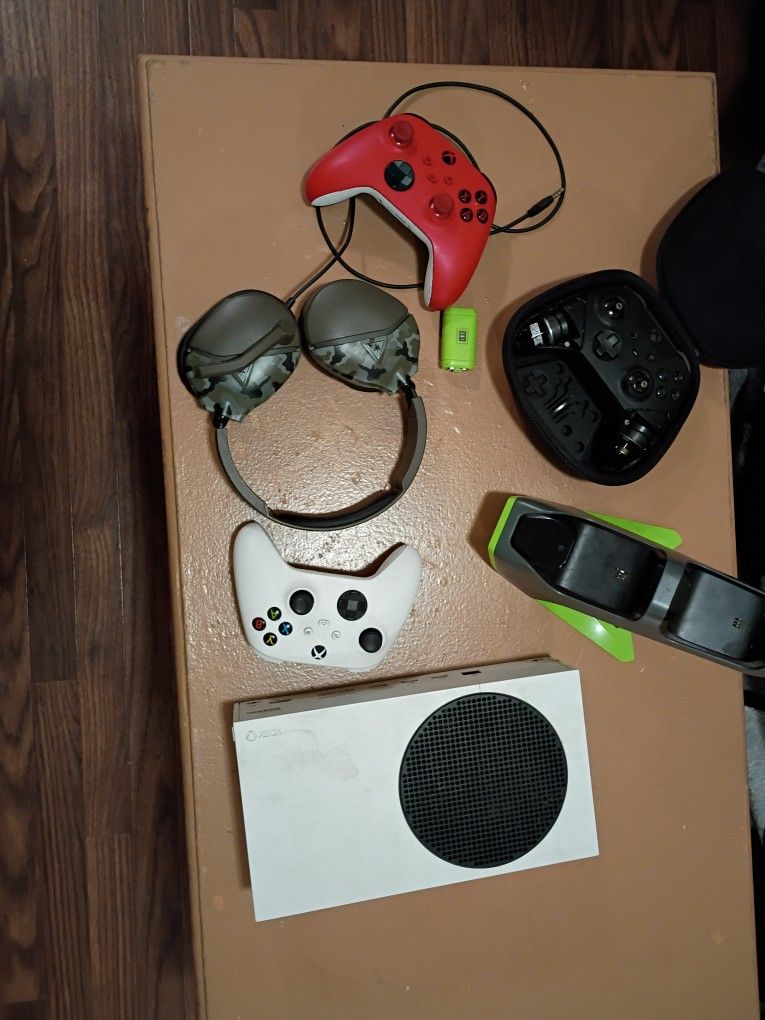 Xbox series s set up looking for cash or trades for a pit bike